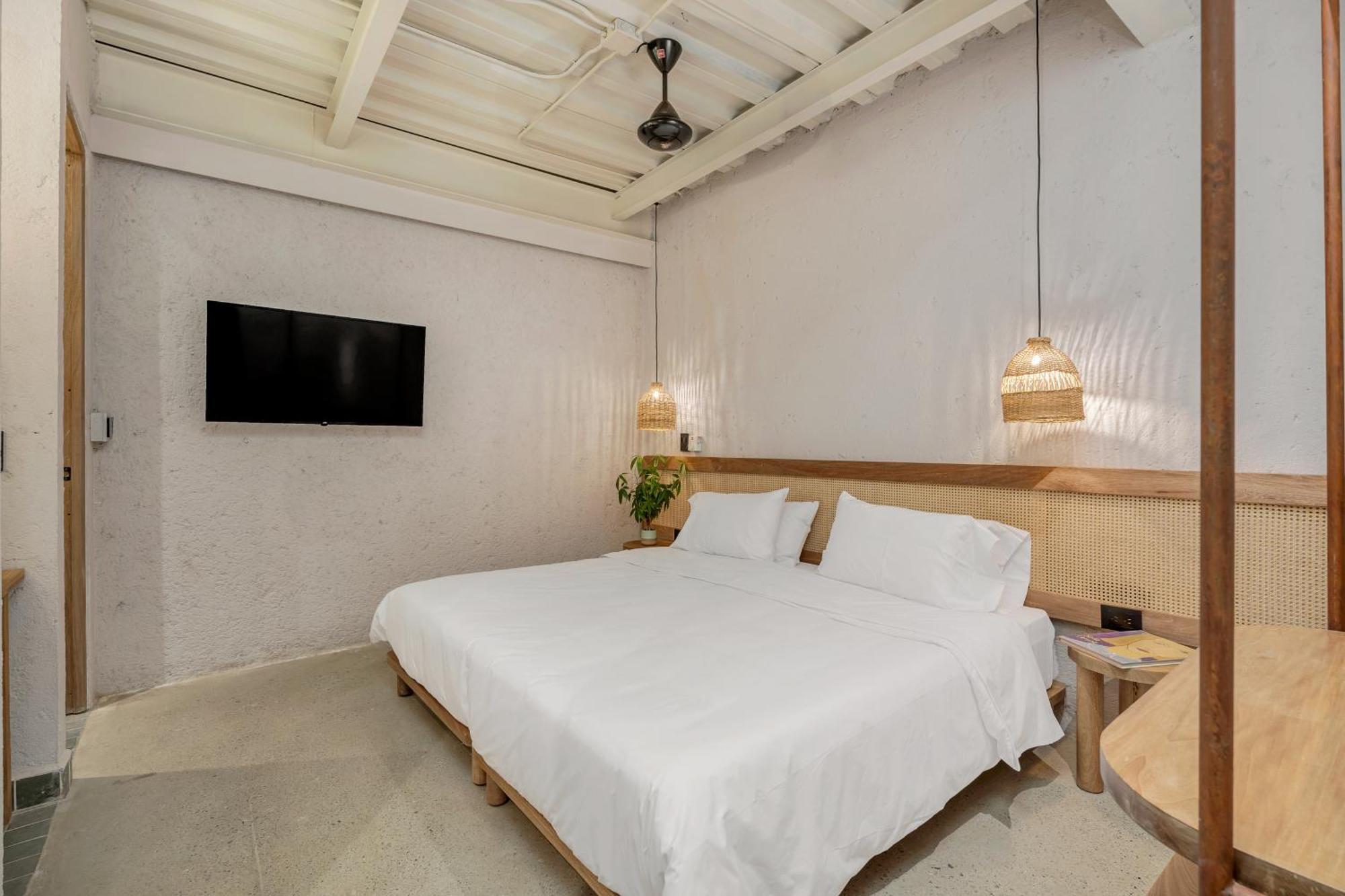מדיין Botanica Casa Hotel Manila By Housy Host מראה חיצוני תמונה