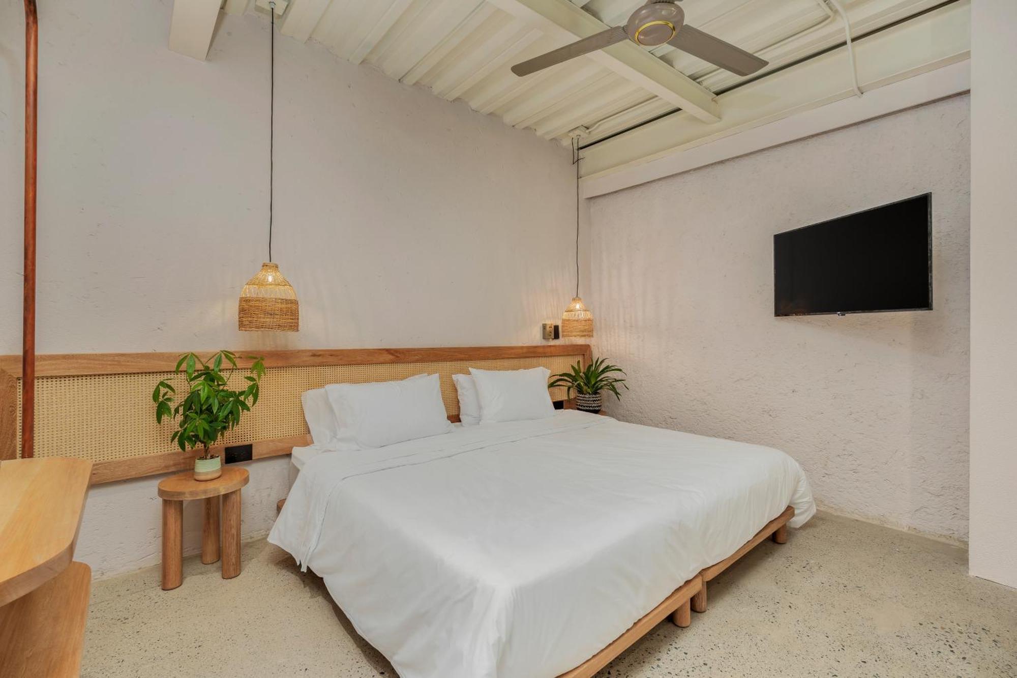 מדיין Botanica Casa Hotel Manila By Housy Host מראה חיצוני תמונה