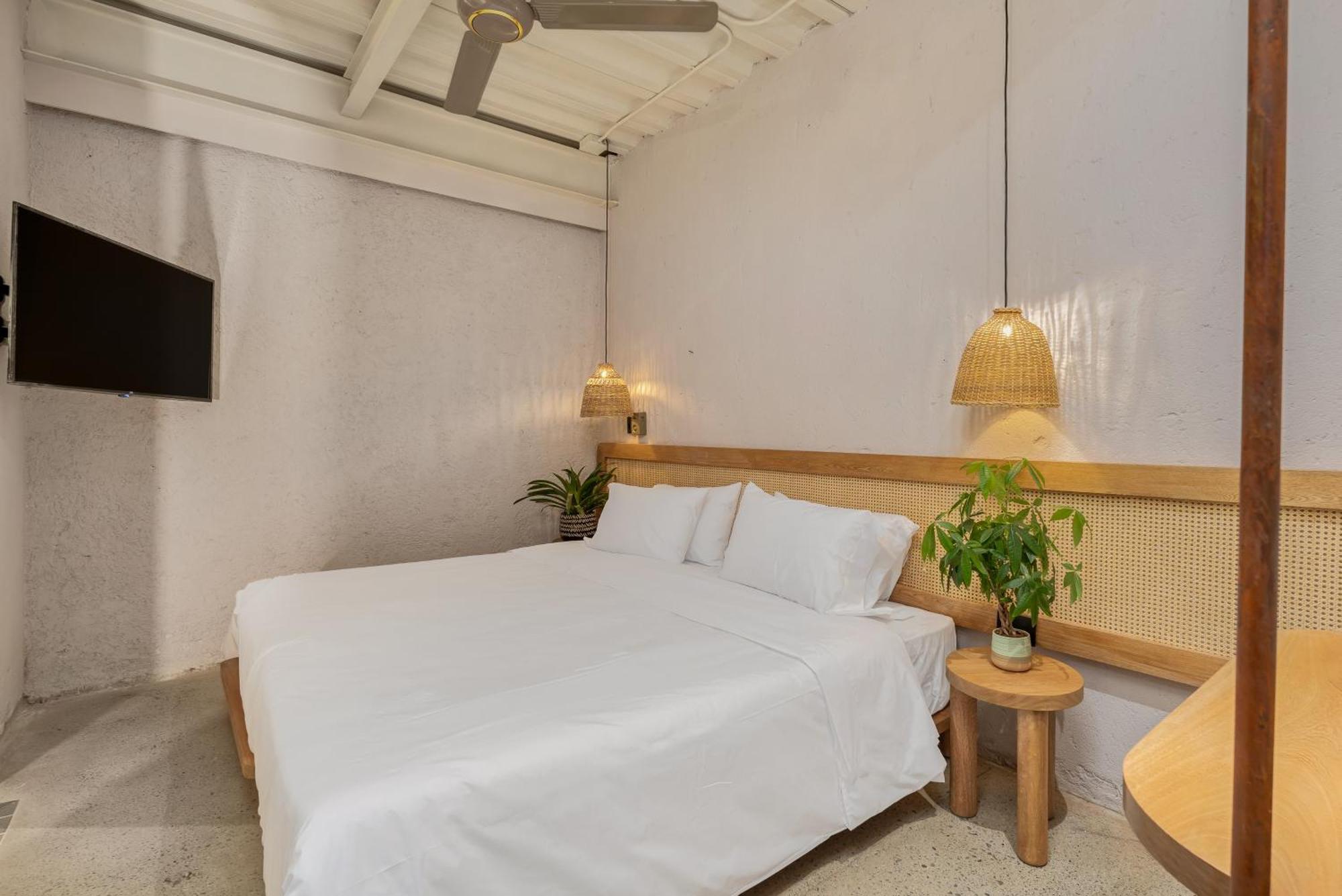 מדיין Botanica Casa Hotel Manila By Housy Host מראה חיצוני תמונה