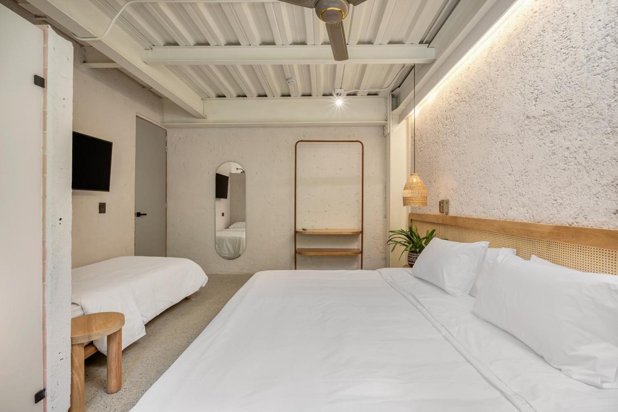מדיין Botanica Casa Hotel Manila By Housy Host מראה חיצוני תמונה