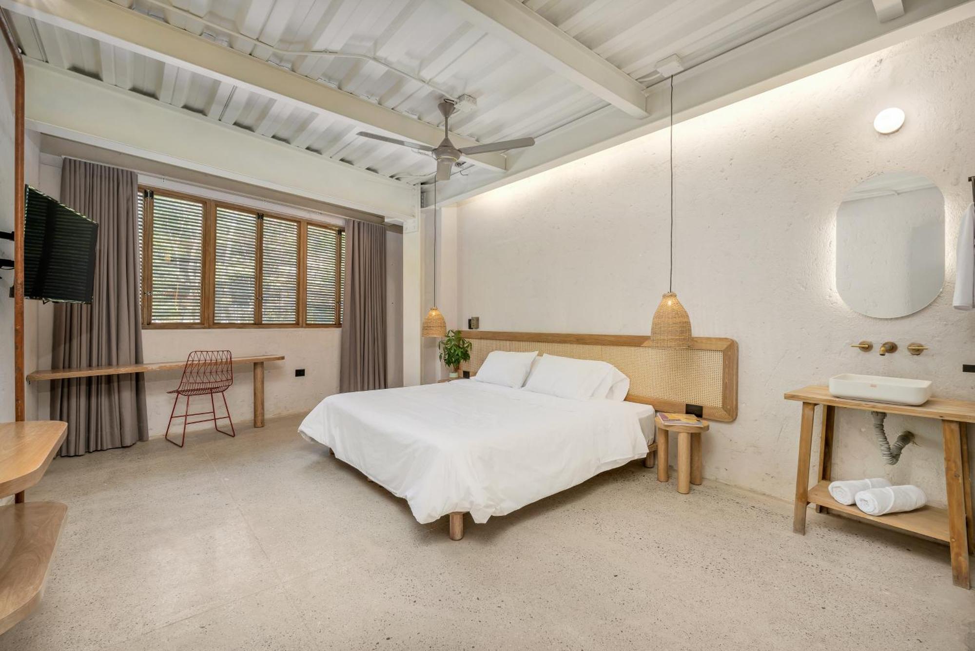מדיין Botanica Casa Hotel Manila By Housy Host מראה חיצוני תמונה